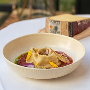 Ravioli van comtékaas met gegrilde knolselder X Sofie Dumont
