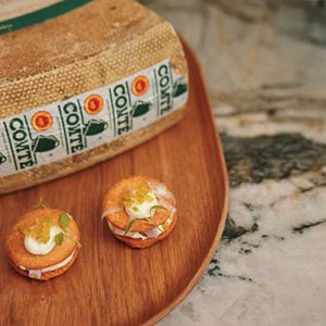 Koekjes met comté, selderij en ham X Sven Ornelis