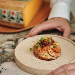 Bladerdeeg met Comté, vijgen en speculaas X Sven Ornelis