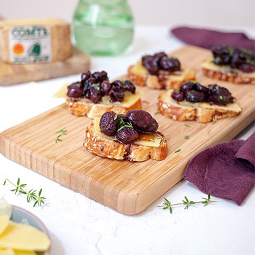Bruschetta met Comté en geroosterde druiven