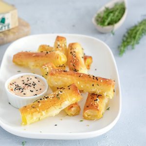 Knapperige Comté kaasstengels