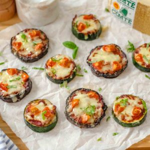 Mini pizza’s met gegrilde courgette, aubergine en Comté