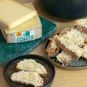 Uiensoep met Comté kaas